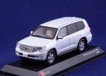Toyota Land Cruiser 200 2009 (pearl white)
