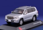 Toyota Land Cruiser 200 2010 (silver)